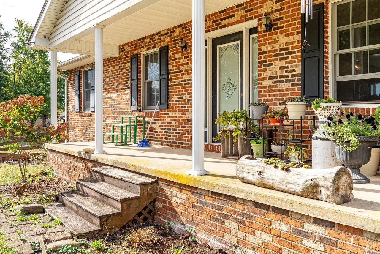8213 ROBINSON RD, DAYTON, Virginia 22821, 3 Bedrooms Bedrooms, ,2 BathroomsBathrooms,Residential,8213 ROBINSON RD,669550 MLS # 669550