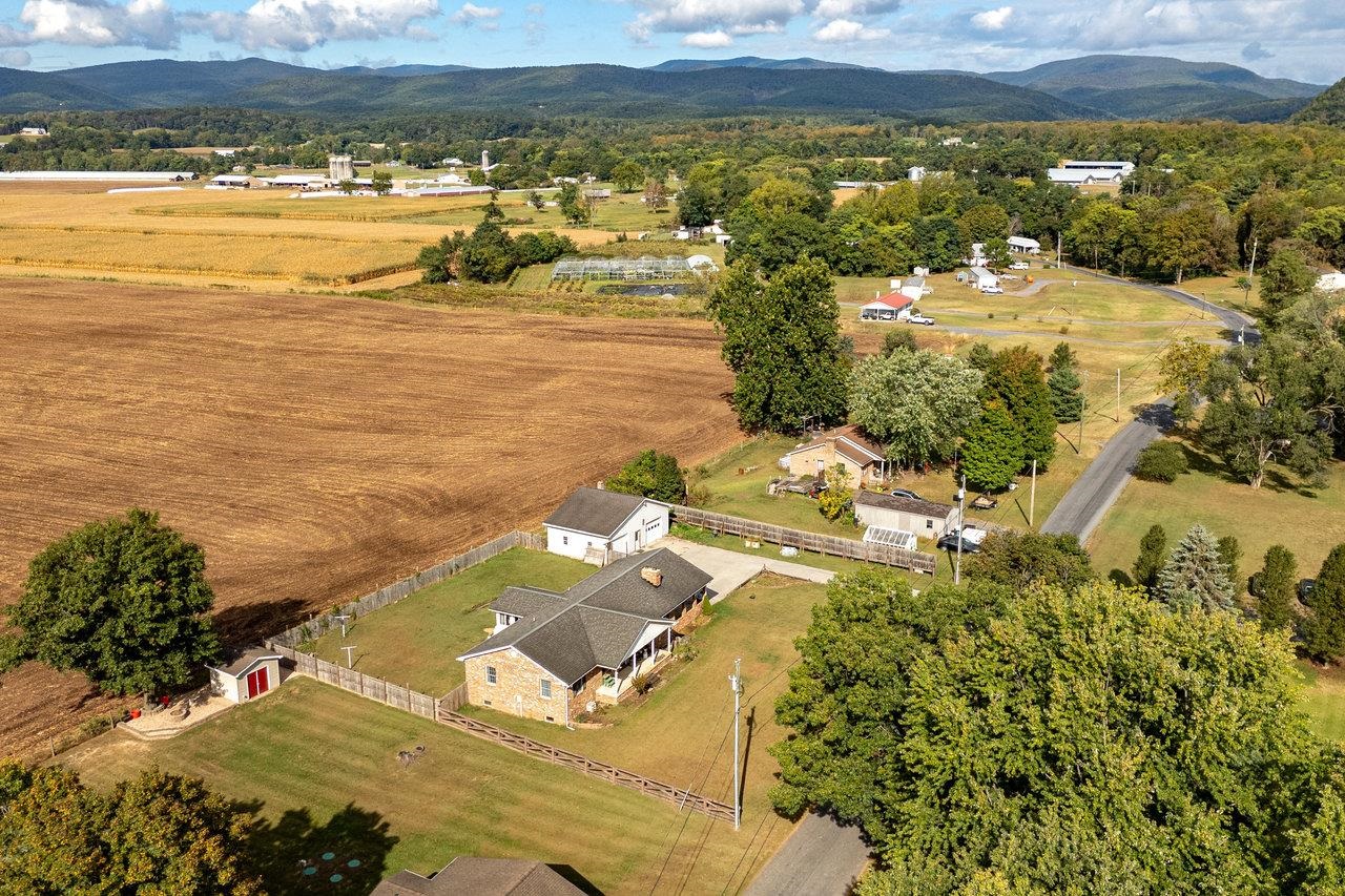 8213 ROBINSON RD, DAYTON, Virginia 22821, 3 Bedrooms Bedrooms, ,2 BathroomsBathrooms,Residential,8213 ROBINSON RD,669550 MLS # 669550