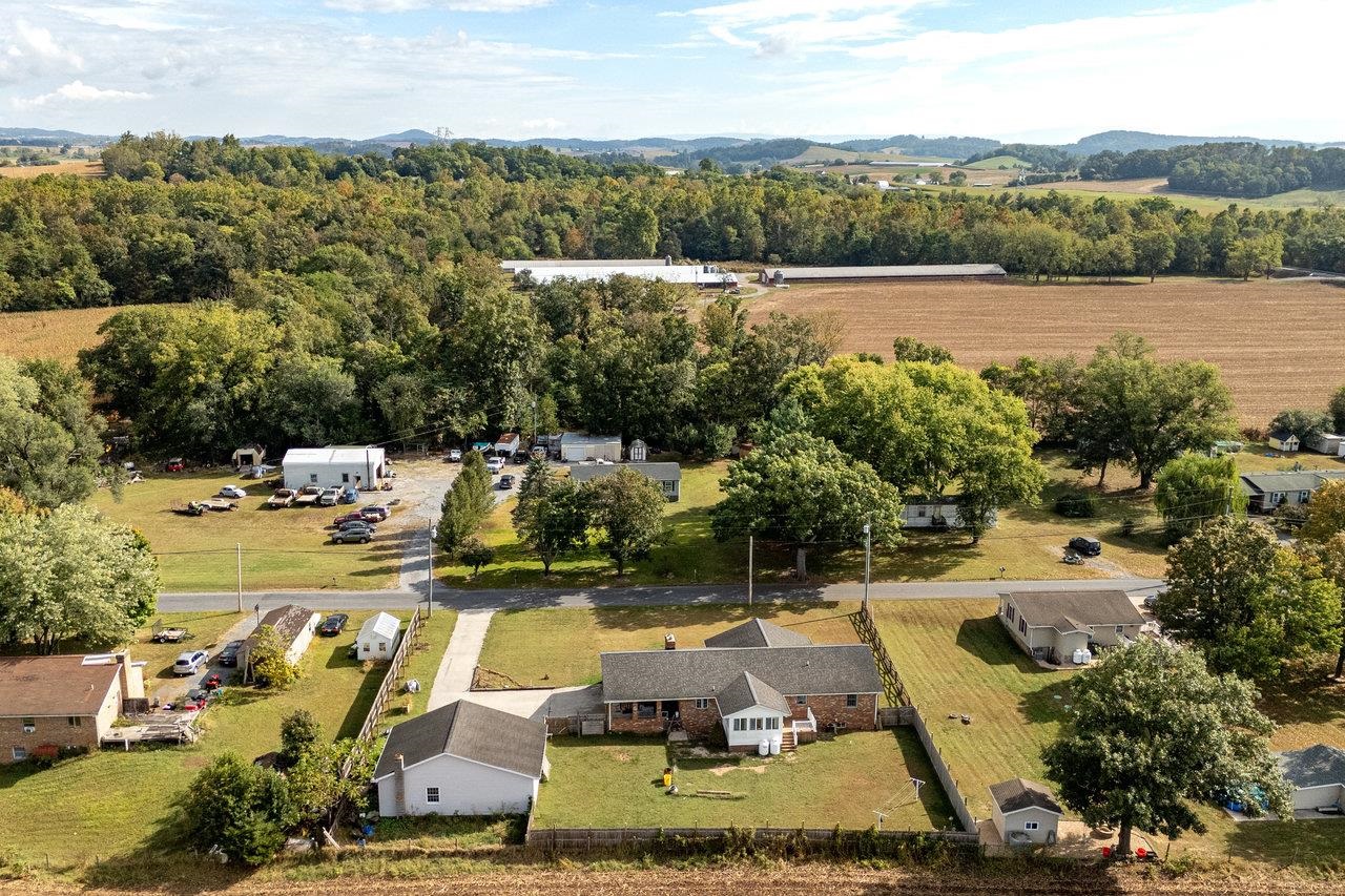 8213 ROBINSON RD, DAYTON, Virginia 22821, 3 Bedrooms Bedrooms, ,2 BathroomsBathrooms,Residential,8213 ROBINSON RD,669550 MLS # 669550