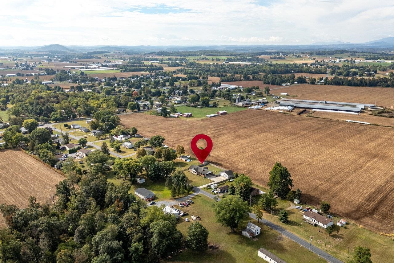 8213 ROBINSON RD, DAYTON, Virginia 22821, 3 Bedrooms Bedrooms, ,2 BathroomsBathrooms,Residential,8213 ROBINSON RD,669550 MLS # 669550