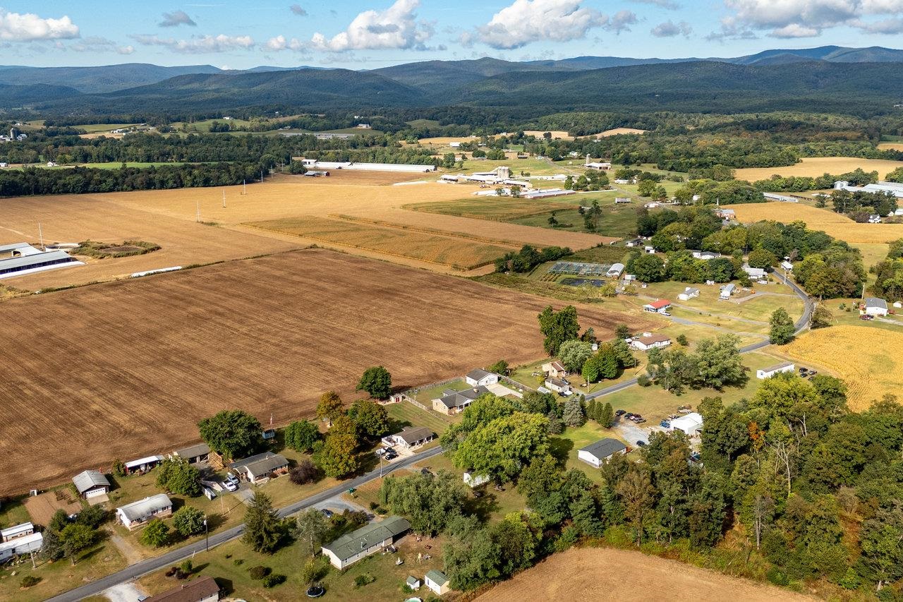 8213 ROBINSON RD, DAYTON, Virginia 22821, 3 Bedrooms Bedrooms, ,2 BathroomsBathrooms,Residential,8213 ROBINSON RD,669550 MLS # 669550
