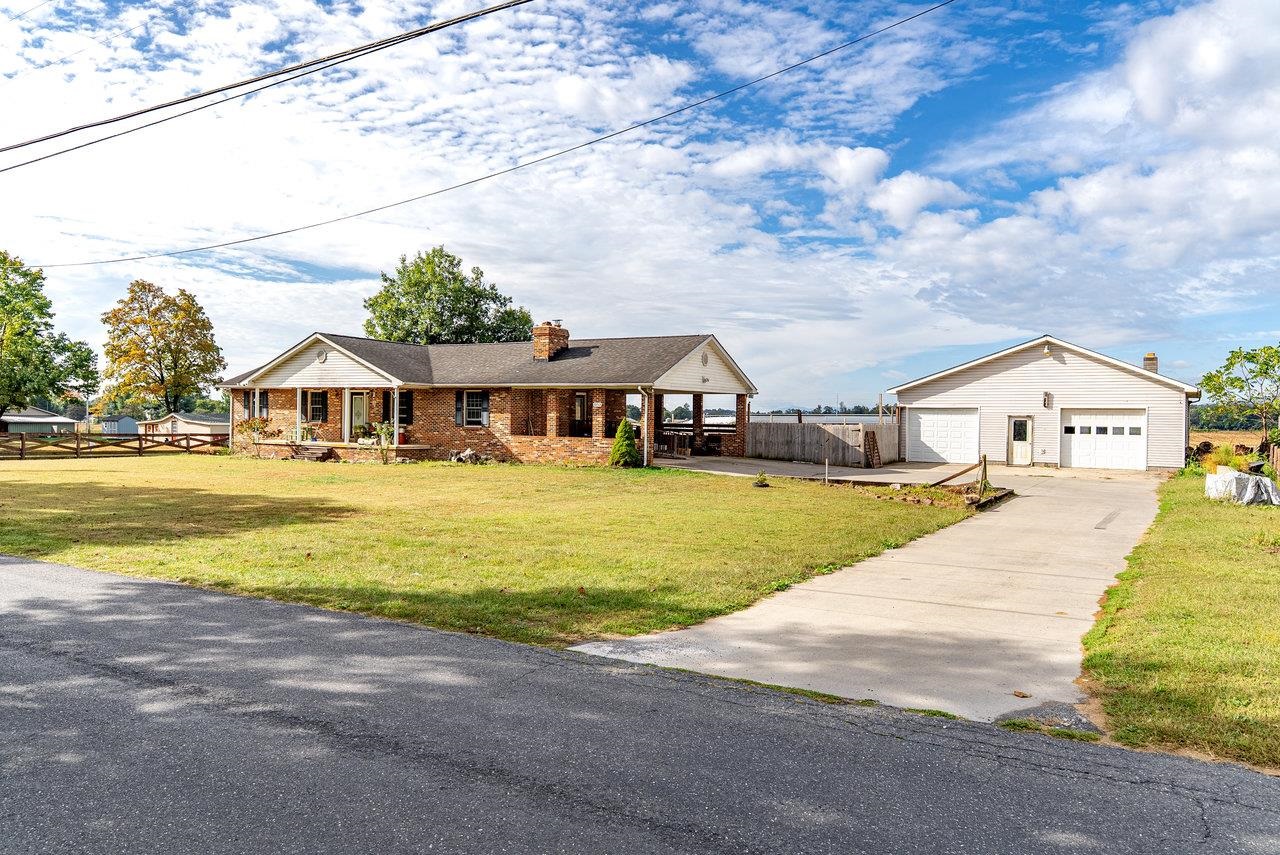 8213 ROBINSON RD, DAYTON, Virginia 22821, 3 Bedrooms Bedrooms, ,2 BathroomsBathrooms,Residential,8213 ROBINSON RD,669550 MLS # 669550