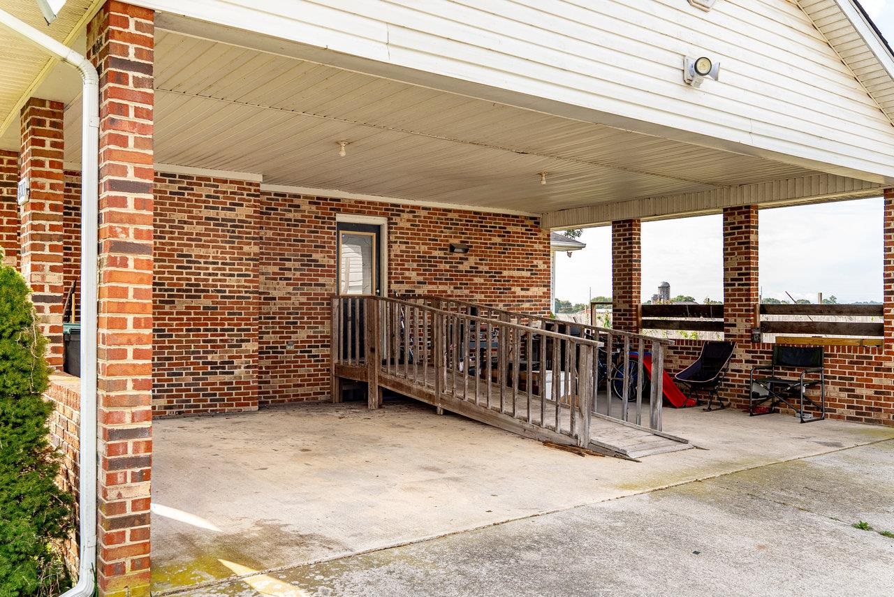 8213 ROBINSON RD, DAYTON, Virginia 22821, 3 Bedrooms Bedrooms, ,2 BathroomsBathrooms,Residential,8213 ROBINSON RD,669550 MLS # 669550