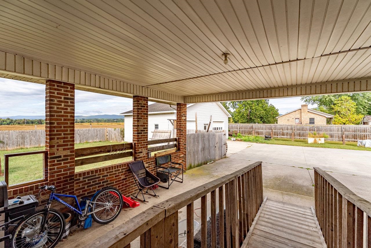 8213 ROBINSON RD, DAYTON, Virginia 22821, 3 Bedrooms Bedrooms, ,2 BathroomsBathrooms,Residential,8213 ROBINSON RD,669550 MLS # 669550