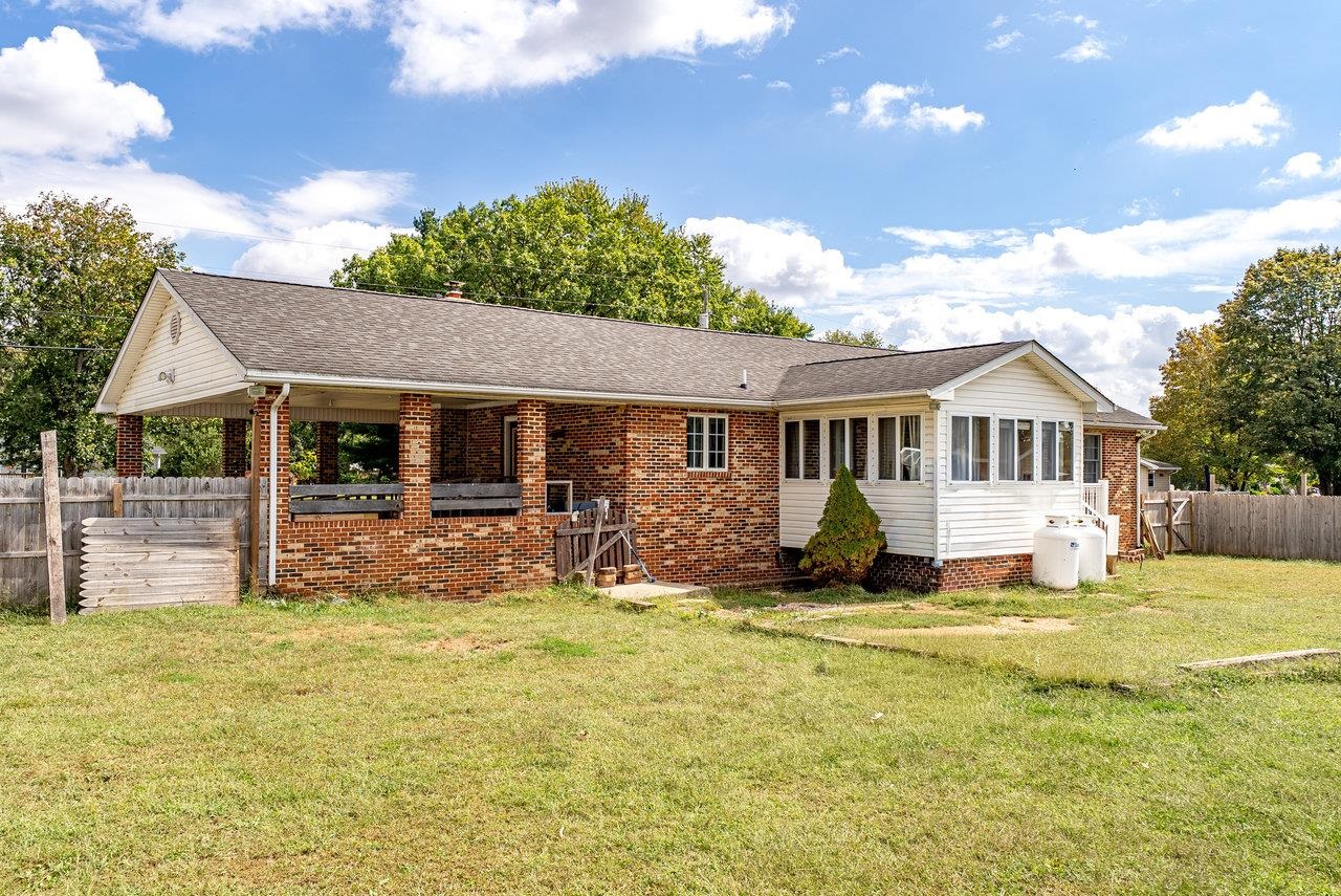 8213 ROBINSON RD, DAYTON, Virginia 22821, 3 Bedrooms Bedrooms, ,2 BathroomsBathrooms,Residential,8213 ROBINSON RD,669550 MLS # 669550