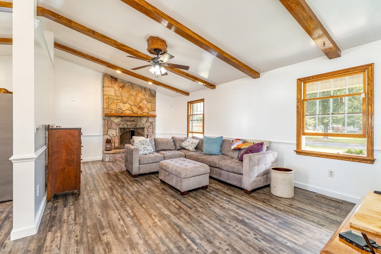 8213 ROBINSON RD, DAYTON, Virginia 22821, 3 Bedrooms Bedrooms, ,2 BathroomsBathrooms,Residential,8213 ROBINSON RD,669550 MLS # 669550