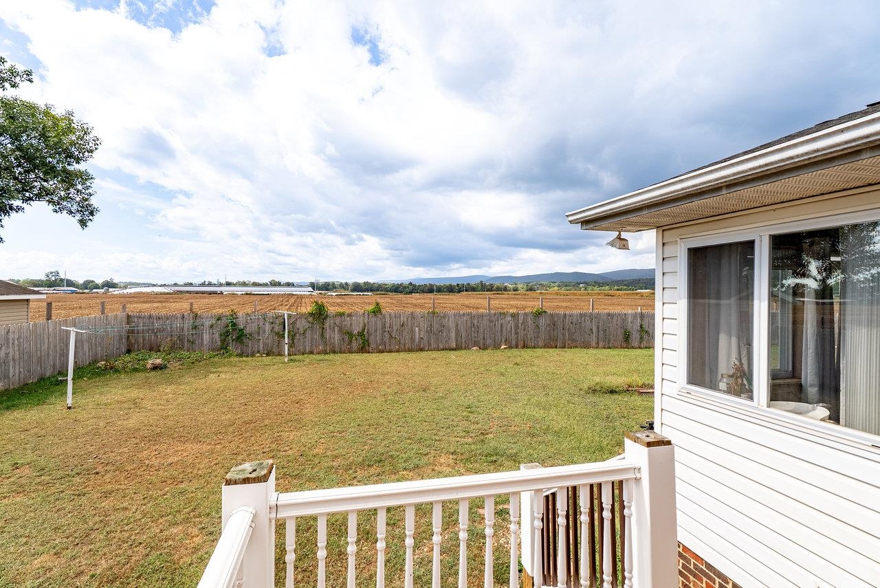 8213 ROBINSON RD, DAYTON, Virginia 22821, 3 Bedrooms Bedrooms, ,2 BathroomsBathrooms,Residential,8213 ROBINSON RD,669550 MLS # 669550