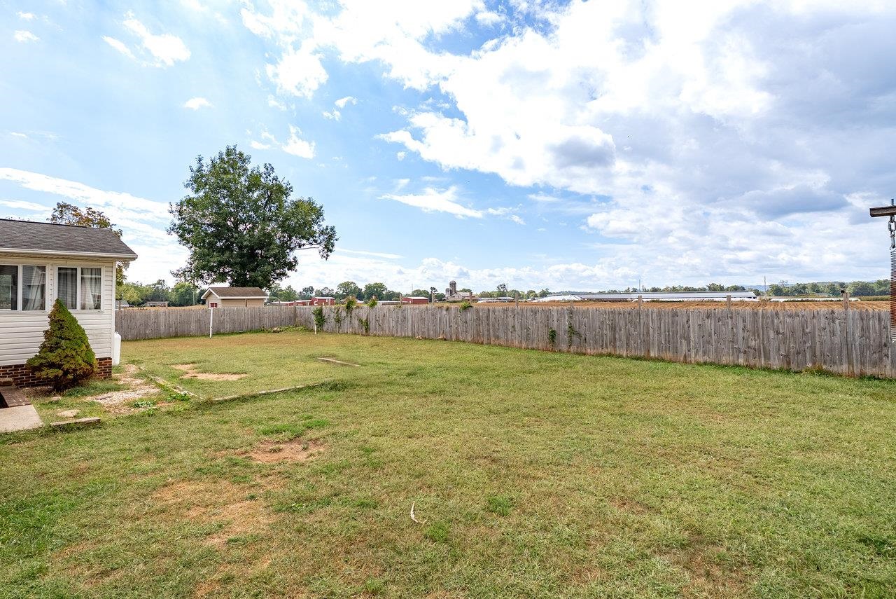 8213 ROBINSON RD, DAYTON, Virginia 22821, 3 Bedrooms Bedrooms, ,2 BathroomsBathrooms,Residential,8213 ROBINSON RD,669550 MLS # 669550