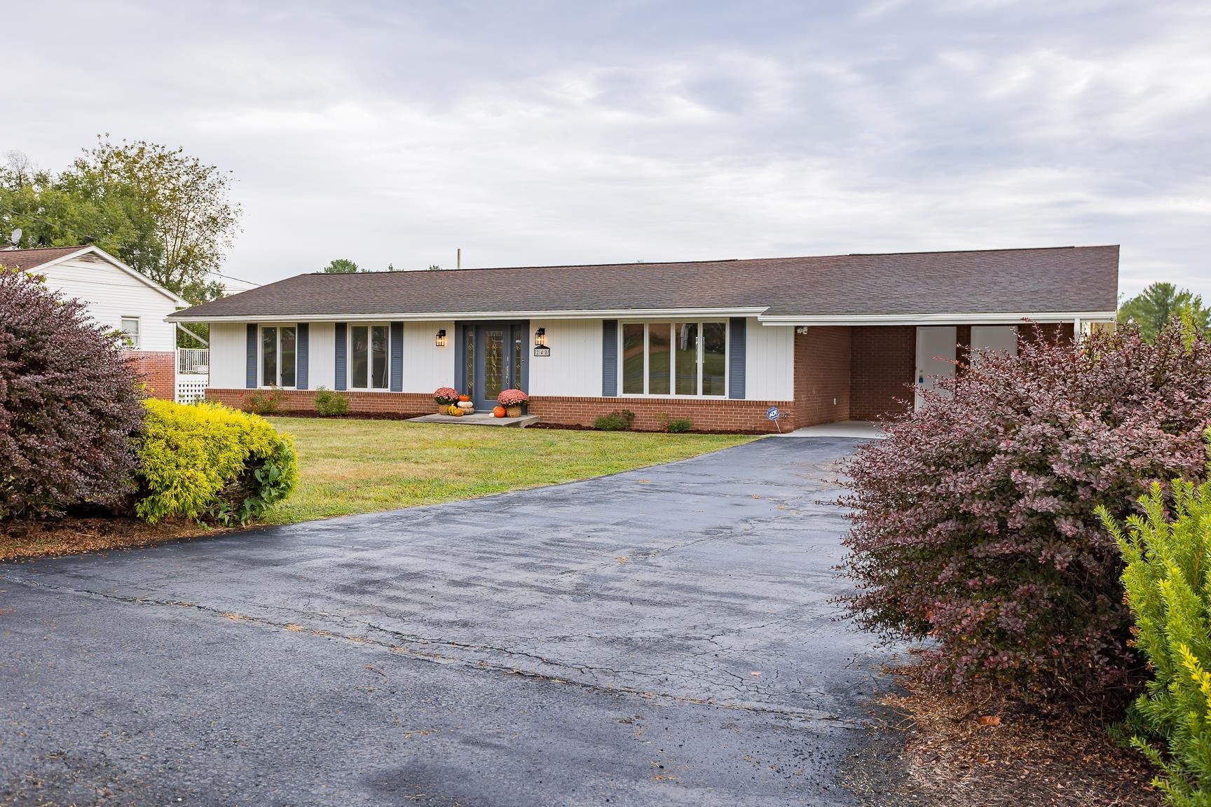 248 SHENVALEE DR, NEW MARKET, Virginia 22844, 4 Bedrooms Bedrooms, ,2 BathroomsBathrooms,Residential,248 SHENVALEE DR,669551 MLS # 669551