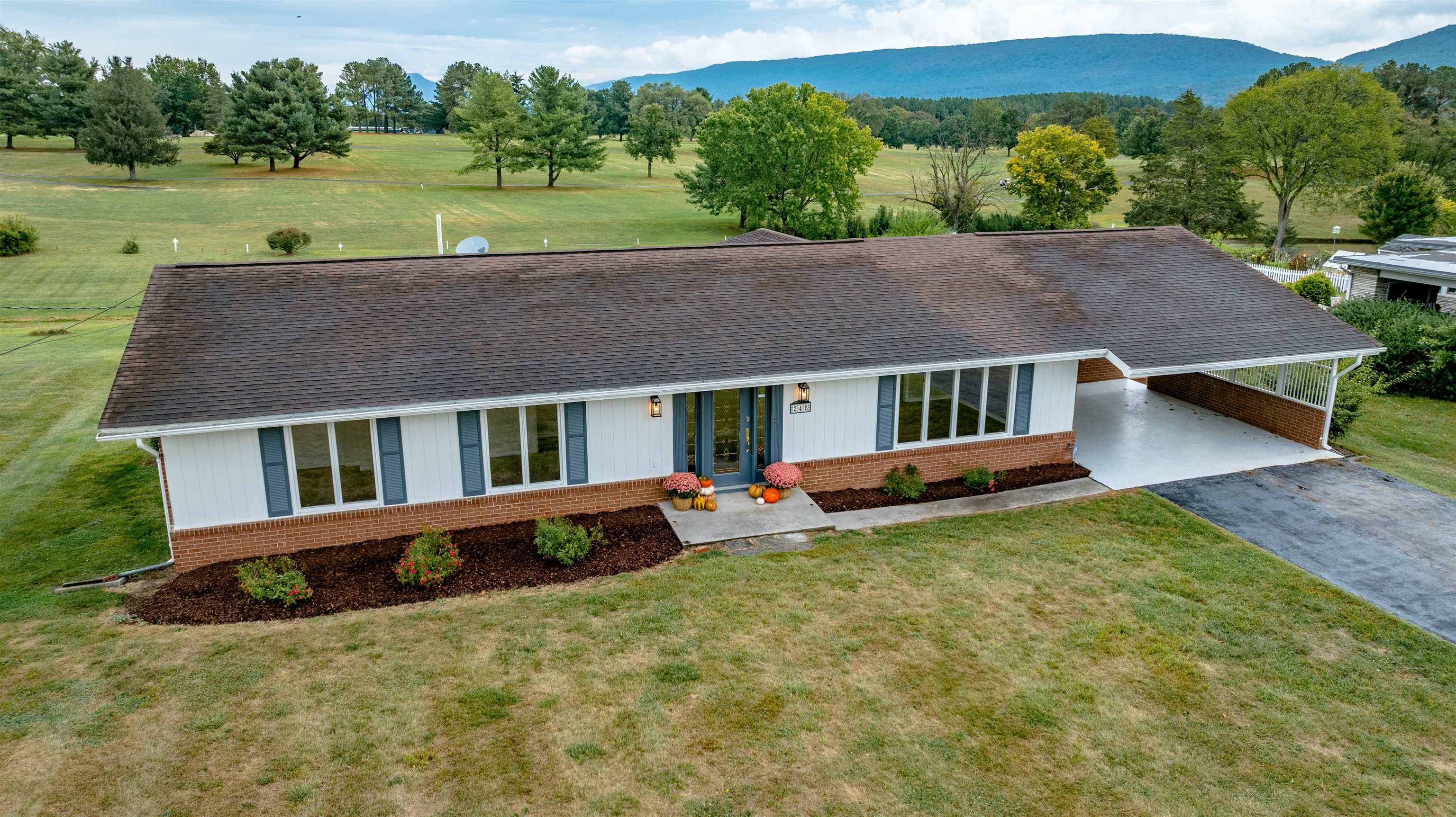 248 SHENVALEE DR, NEW MARKET, Virginia 22844, 4 Bedrooms Bedrooms, ,2 BathroomsBathrooms,Residential,248 SHENVALEE DR,669551 MLS # 669551