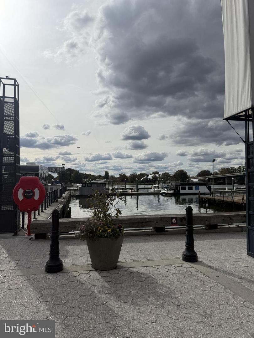 1101 3RD ST SW #306, WASHINGTON, District Of Columbia 20024, 1 Bedroom Bedrooms, ,1 BathroomBathrooms,Residential,For sale,1101 3RD ST SW #306,DCDC2216944 MLS # DCDC2216944