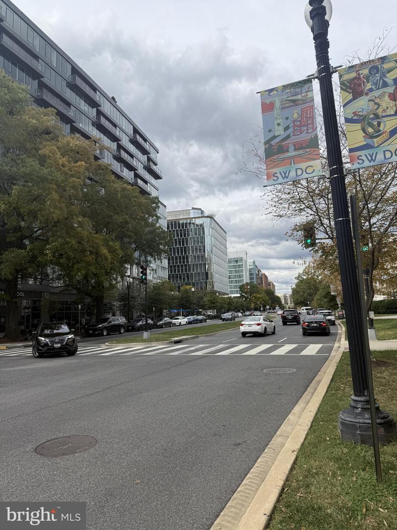 1101 3RD ST SW #306, WASHINGTON, District Of Columbia 20024, 1 Bedroom Bedrooms, ,1 BathroomBathrooms,Residential,For sale,1101 3RD ST SW #306,DCDC2216944 MLS # DCDC2216944