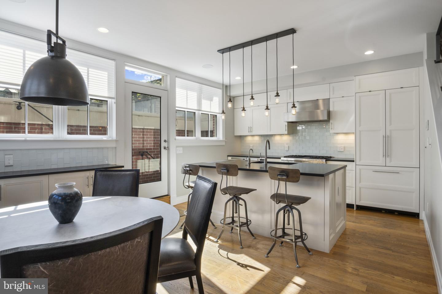 325 N N. COLUMBUS ST, ALEXANDRIA, Virginia 22314, 4 Bedrooms Bedrooms, 9 Rooms Rooms,3 BathroomsBathrooms,Residential,For sale,325 N N. COLUMBUS ST,VAAX2049188 MLS # VAAX2049188