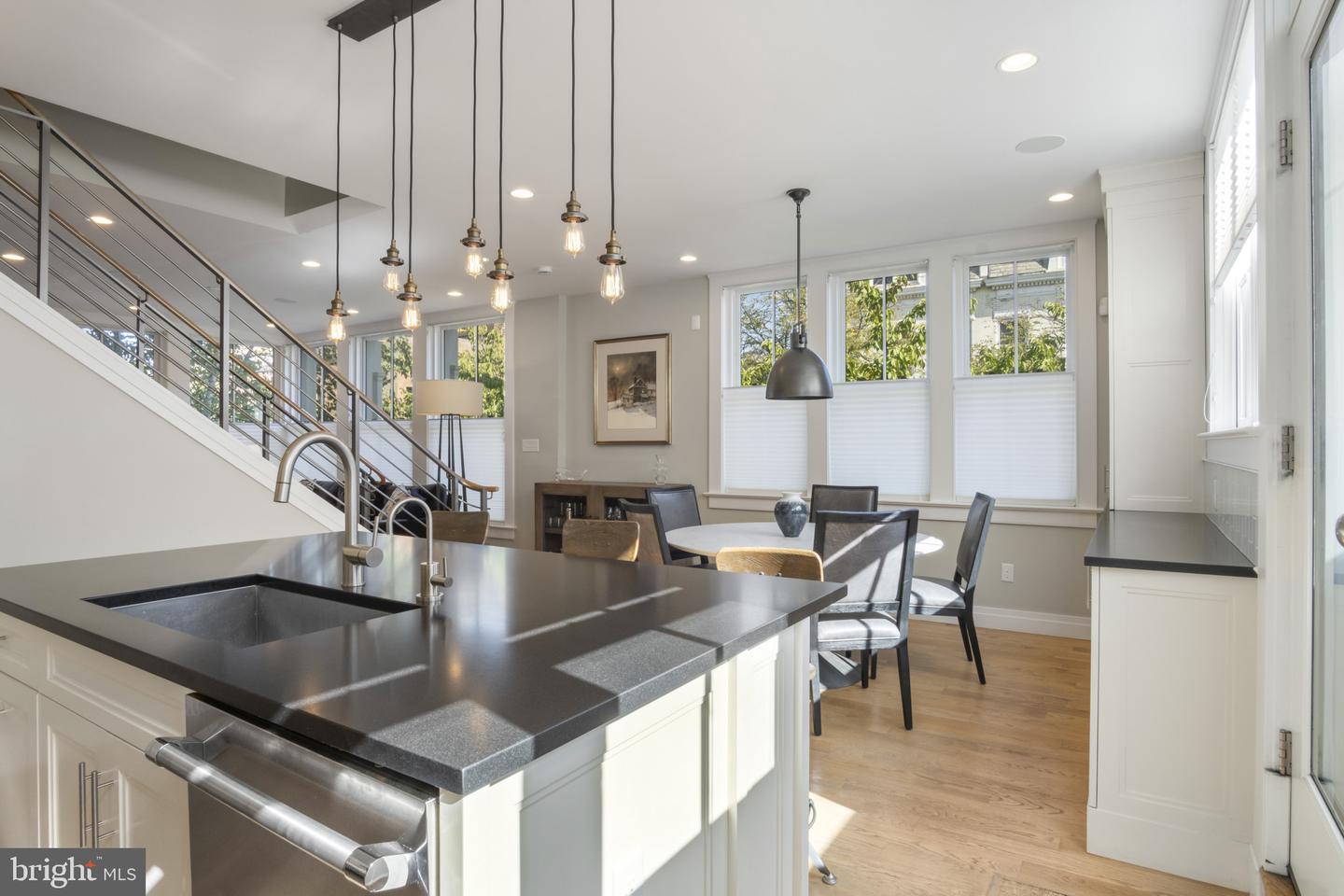 325 N N. COLUMBUS ST, ALEXANDRIA, Virginia 22314, 4 Bedrooms Bedrooms, 9 Rooms Rooms,3 BathroomsBathrooms,Residential,For sale,325 N N. COLUMBUS ST,VAAX2049188 MLS # VAAX2049188