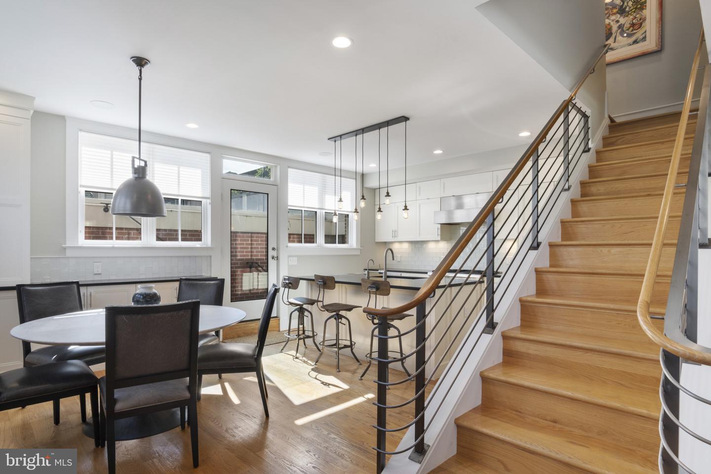 325 N N. COLUMBUS ST, ALEXANDRIA, Virginia 22314, 4 Bedrooms Bedrooms, 9 Rooms Rooms,3 BathroomsBathrooms,Residential,For sale,325 N N. COLUMBUS ST,VAAX2049188 MLS # VAAX2049188