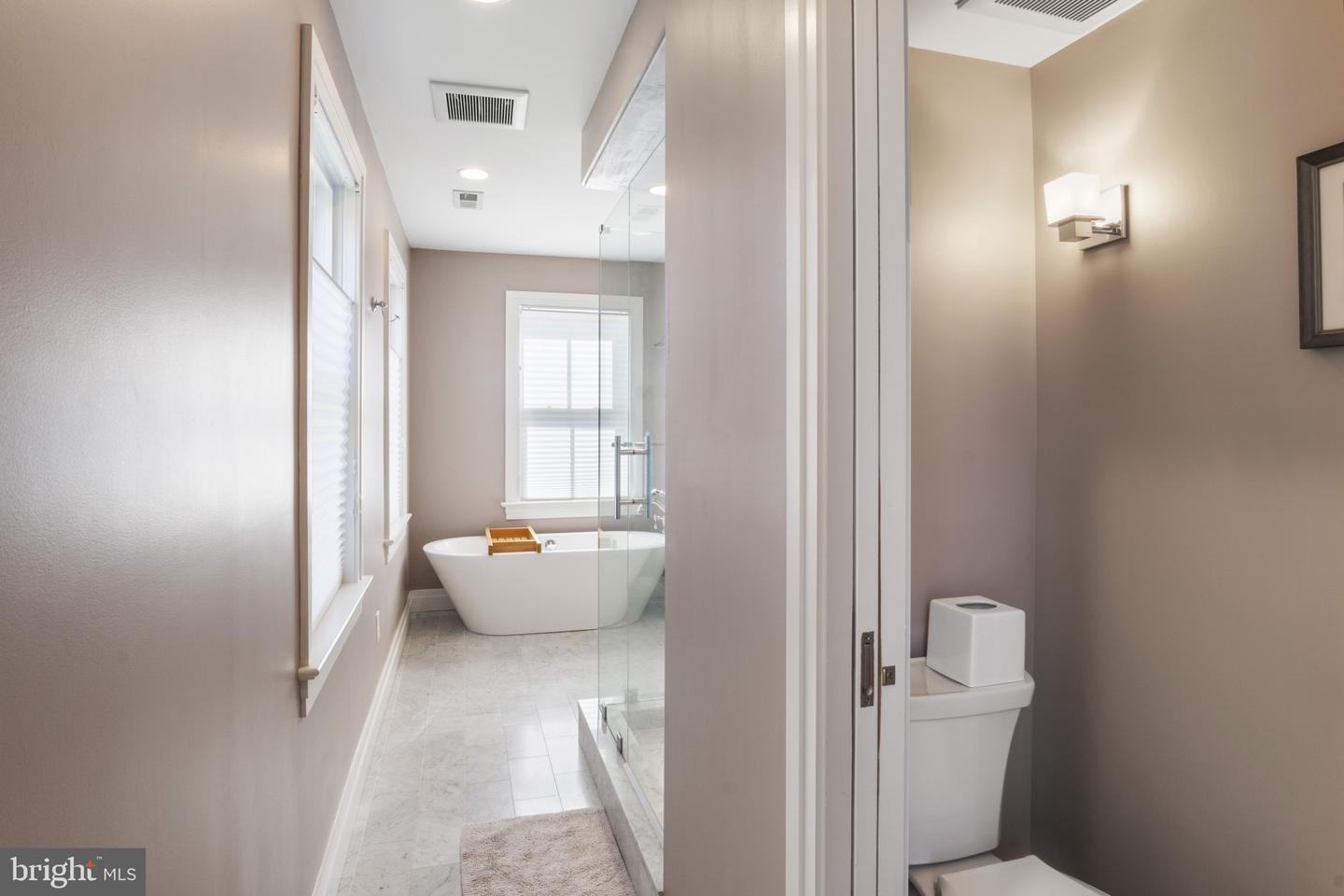 325 N N. COLUMBUS ST, ALEXANDRIA, Virginia 22314, 4 Bedrooms Bedrooms, 9 Rooms Rooms,3 BathroomsBathrooms,Residential,For sale,325 N N. COLUMBUS ST,VAAX2049188 MLS # VAAX2049188