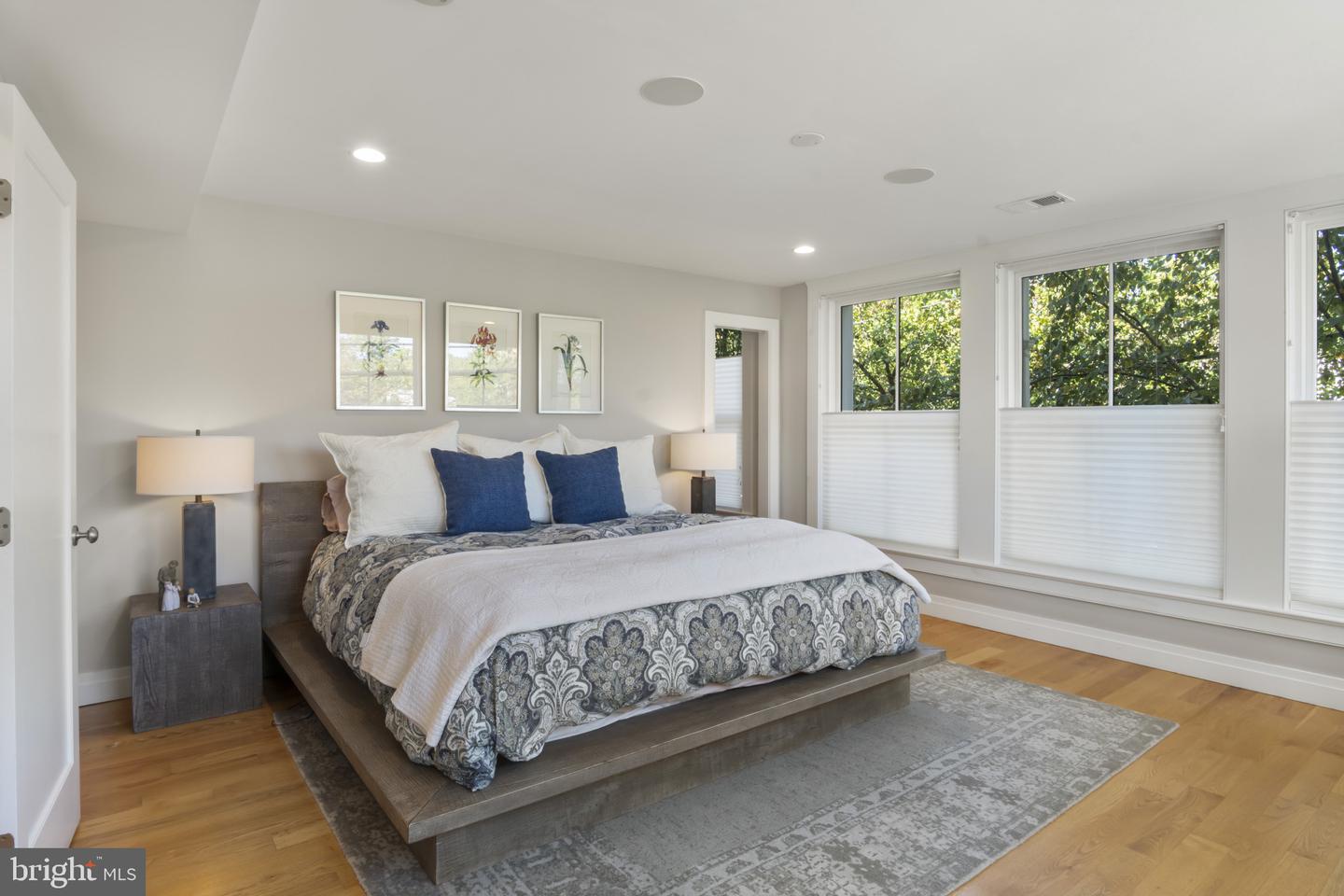 325 N N. COLUMBUS ST, ALEXANDRIA, Virginia 22314, 4 Bedrooms Bedrooms, 9 Rooms Rooms,3 BathroomsBathrooms,Residential,For sale,325 N N. COLUMBUS ST,VAAX2049188 MLS # VAAX2049188