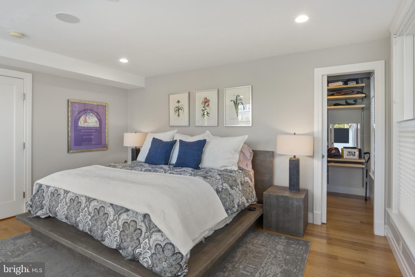 325 N N. COLUMBUS ST, ALEXANDRIA, Virginia 22314, 4 Bedrooms Bedrooms, 9 Rooms Rooms,3 BathroomsBathrooms,Residential,For sale,325 N N. COLUMBUS ST,VAAX2049188 MLS # VAAX2049188