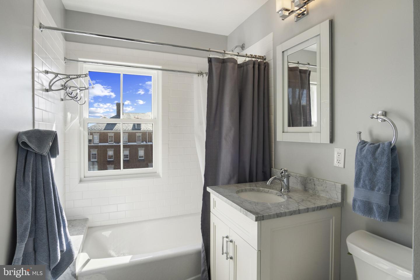 325 N N. COLUMBUS ST, ALEXANDRIA, Virginia 22314, 4 Bedrooms Bedrooms, 9 Rooms Rooms,3 BathroomsBathrooms,Residential,For sale,325 N N. COLUMBUS ST,VAAX2049188 MLS # VAAX2049188