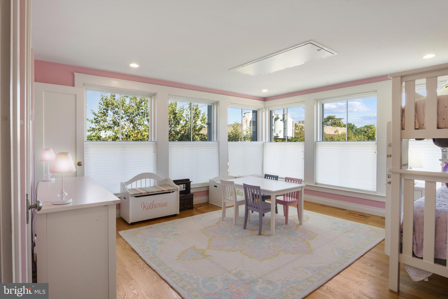 325 N N. COLUMBUS ST, ALEXANDRIA, Virginia 22314, 4 Bedrooms Bedrooms, 9 Rooms Rooms,3 BathroomsBathrooms,Residential,For sale,325 N N. COLUMBUS ST,VAAX2049188 MLS # VAAX2049188