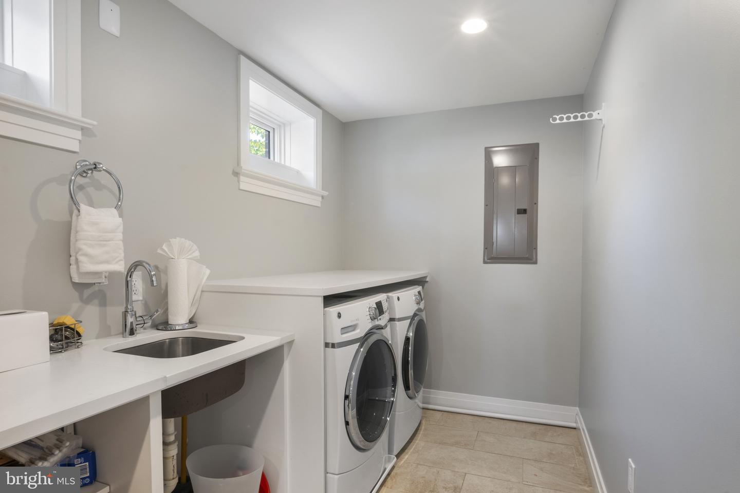 325 N N. COLUMBUS ST, ALEXANDRIA, Virginia 22314, 4 Bedrooms Bedrooms, 9 Rooms Rooms,3 BathroomsBathrooms,Residential,For sale,325 N N. COLUMBUS ST,VAAX2049188 MLS # VAAX2049188