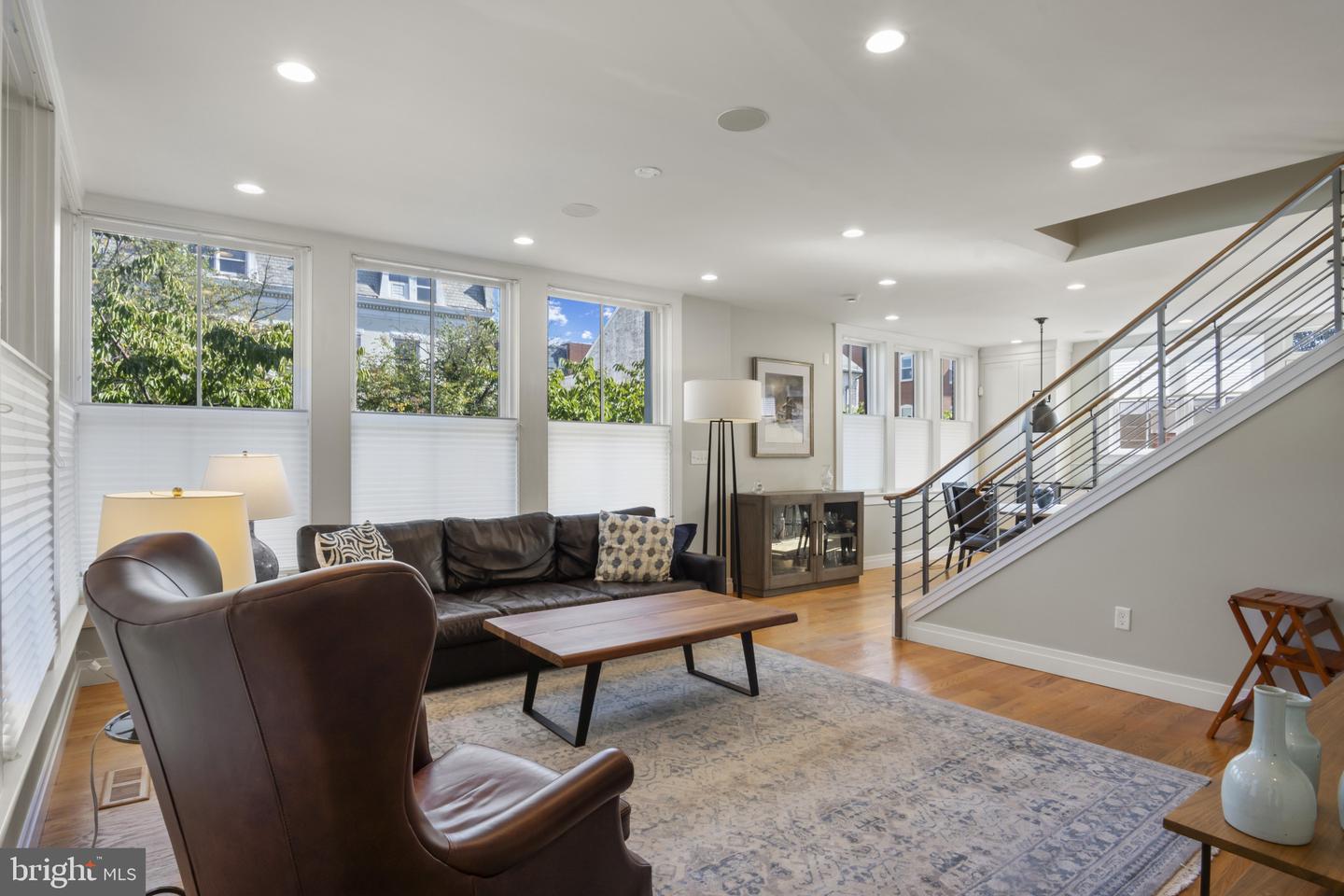 325 N N. COLUMBUS ST, ALEXANDRIA, Virginia 22314, 4 Bedrooms Bedrooms, 9 Rooms Rooms,3 BathroomsBathrooms,Residential,For sale,325 N N. COLUMBUS ST,VAAX2049188 MLS # VAAX2049188