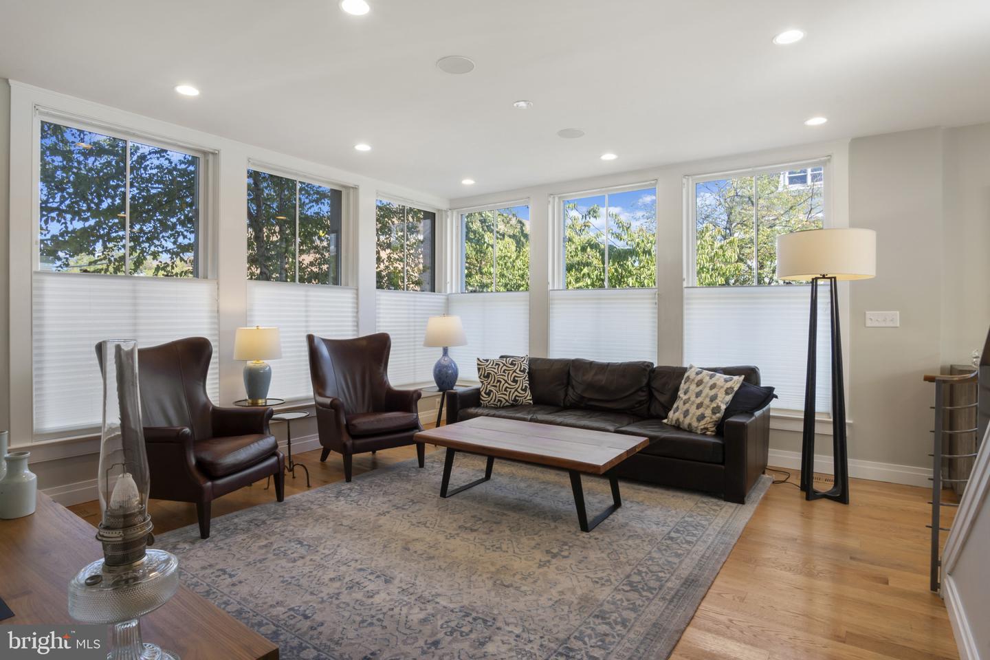 325 N N. COLUMBUS ST, ALEXANDRIA, Virginia 22314, 4 Bedrooms Bedrooms, 9 Rooms Rooms,3 BathroomsBathrooms,Residential,For sale,325 N N. COLUMBUS ST,VAAX2049188 MLS # VAAX2049188