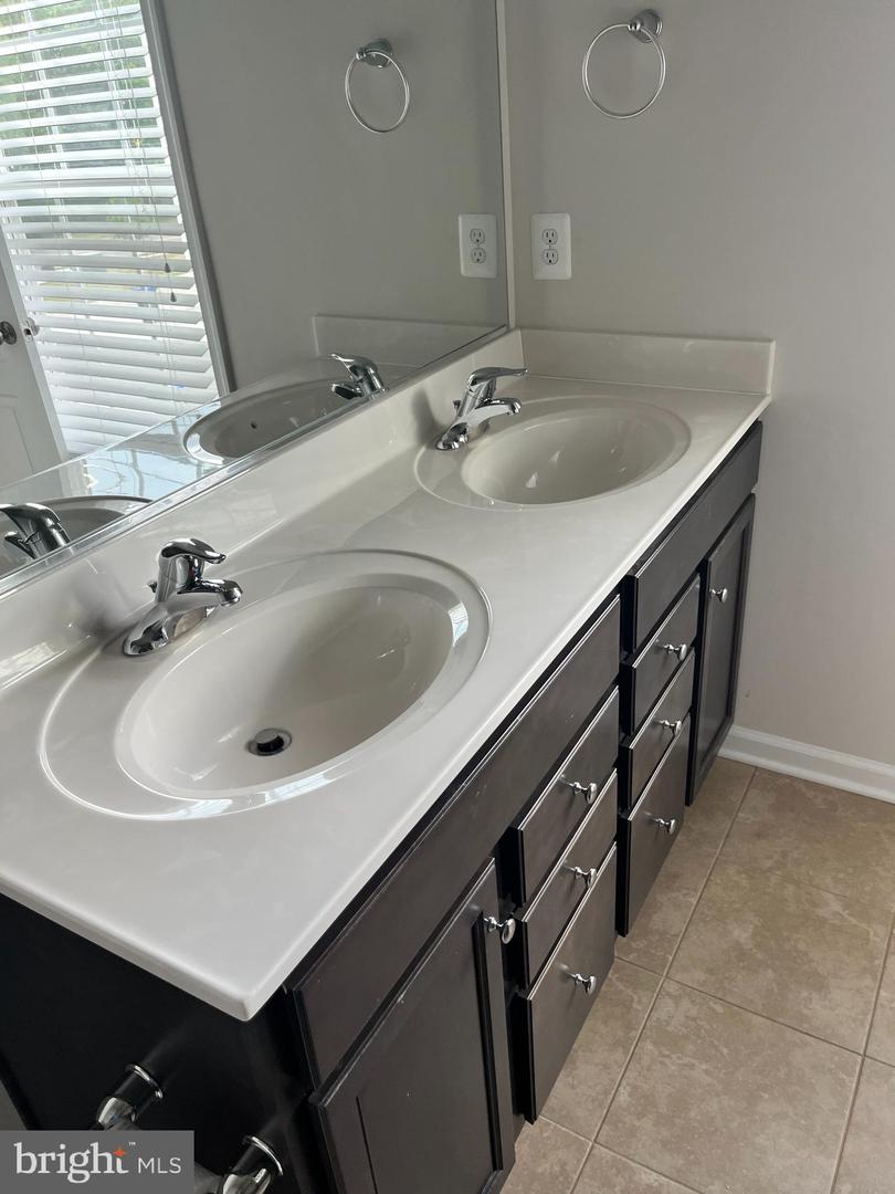 12110 BOWLING FARM CT, FREDERICKSBURG, Virginia 22407, 3 Bedrooms Bedrooms, ,2 BathroomsBathrooms,Residential,For sale,12110 BOWLING FARM CT,VASP2036020 MLS # VASP2036020