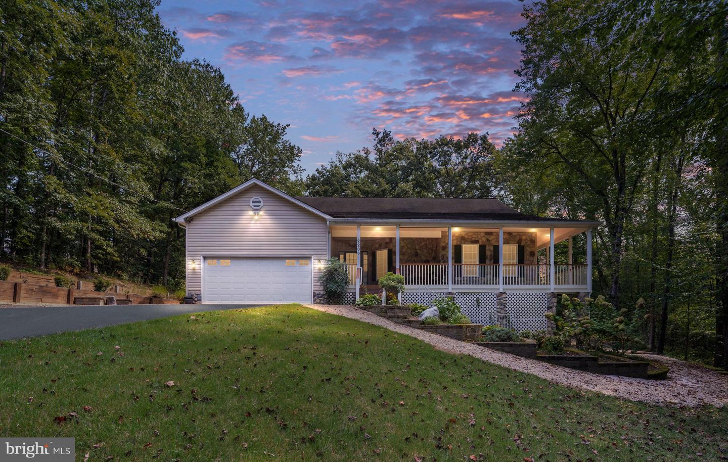 2286 RICHMOND HWY, STAFFORD, Virginia 22554, 2 Bedrooms Bedrooms, ,3 BathroomsBathrooms,Residential,For sale,2286 RICHMOND HWY,VAST2042604 MLS # VAST2042604