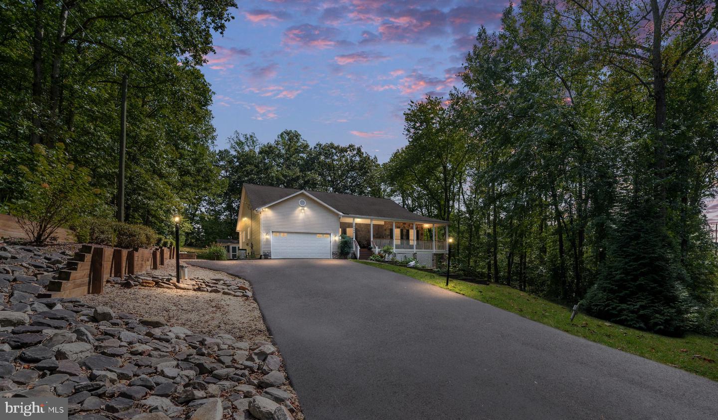2286 RICHMOND HWY, STAFFORD, Virginia 22554, 2 Bedrooms Bedrooms, ,3 BathroomsBathrooms,Residential,For sale,2286 RICHMOND HWY,VAST2042604 MLS # VAST2042604