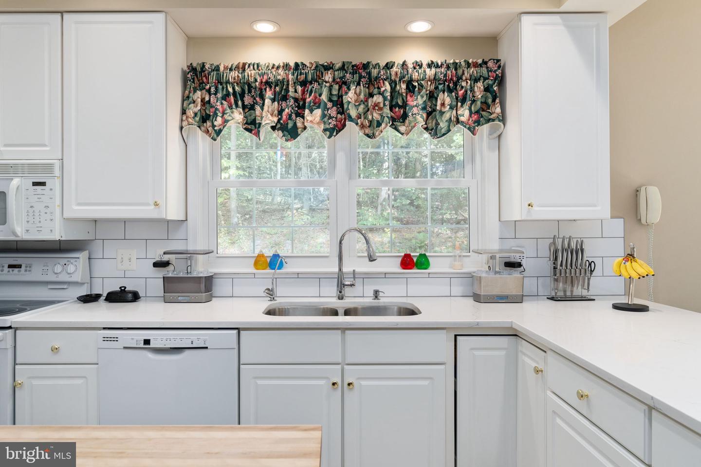 2286 RICHMOND HWY, STAFFORD, Virginia 22554, 2 Bedrooms Bedrooms, ,3 BathroomsBathrooms,Residential,For sale,2286 RICHMOND HWY,VAST2042604 MLS # VAST2042604