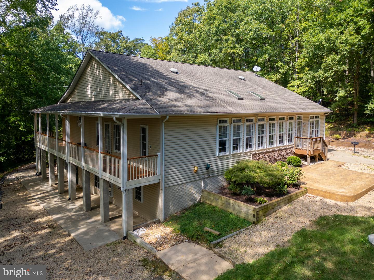 2286 RICHMOND HWY, STAFFORD, Virginia 22554, 2 Bedrooms Bedrooms, ,3 BathroomsBathrooms,Residential,For sale,2286 RICHMOND HWY,VAST2042604 MLS # VAST2042604