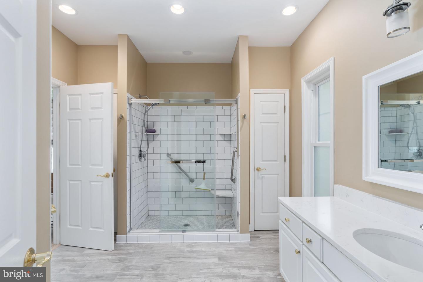 2286 RICHMOND HWY, STAFFORD, Virginia 22554, 2 Bedrooms Bedrooms, ,3 BathroomsBathrooms,Residential,For sale,2286 RICHMOND HWY,VAST2042604 MLS # VAST2042604