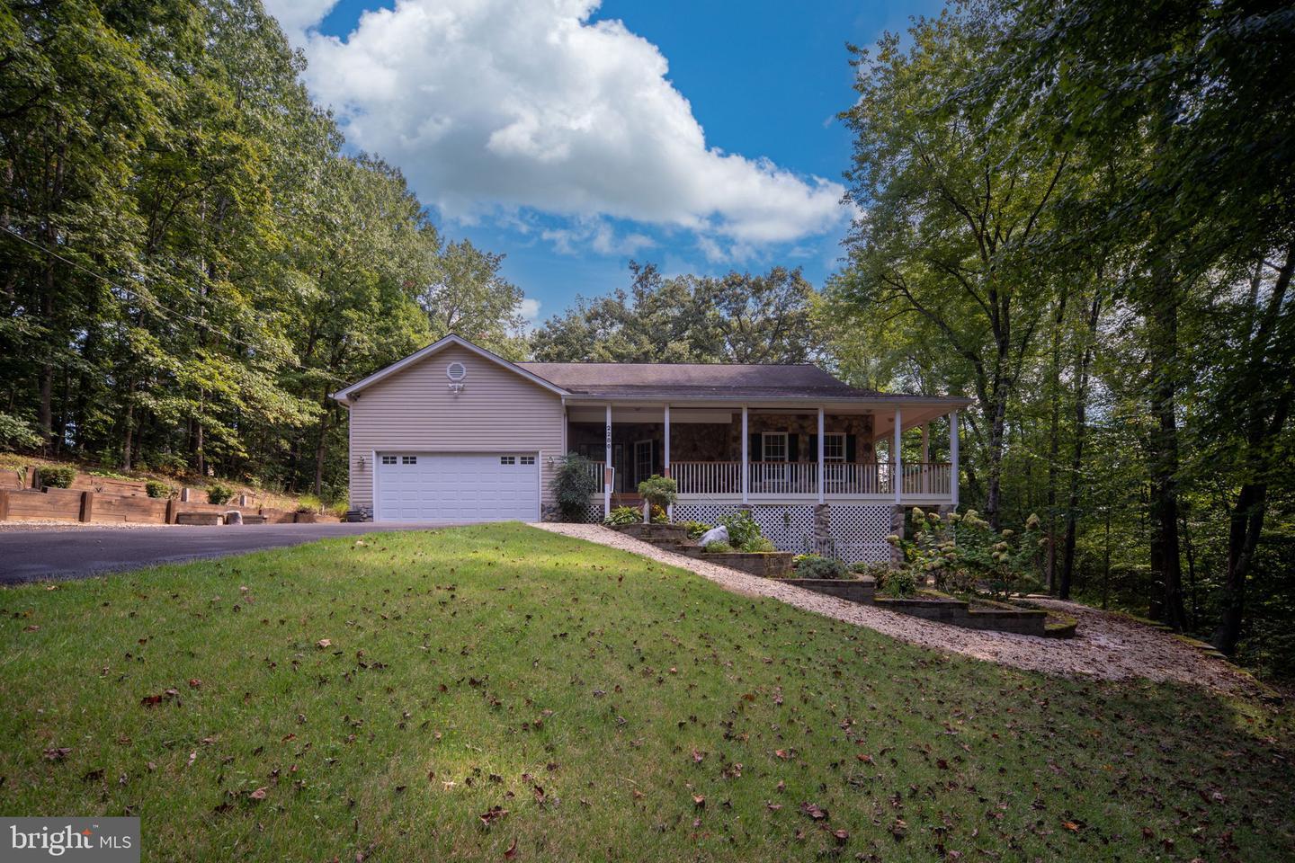 2286 RICHMOND HWY, STAFFORD, Virginia 22554, 2 Bedrooms Bedrooms, ,3 BathroomsBathrooms,Residential,For sale,2286 RICHMOND HWY,VAST2042604 MLS # VAST2042604