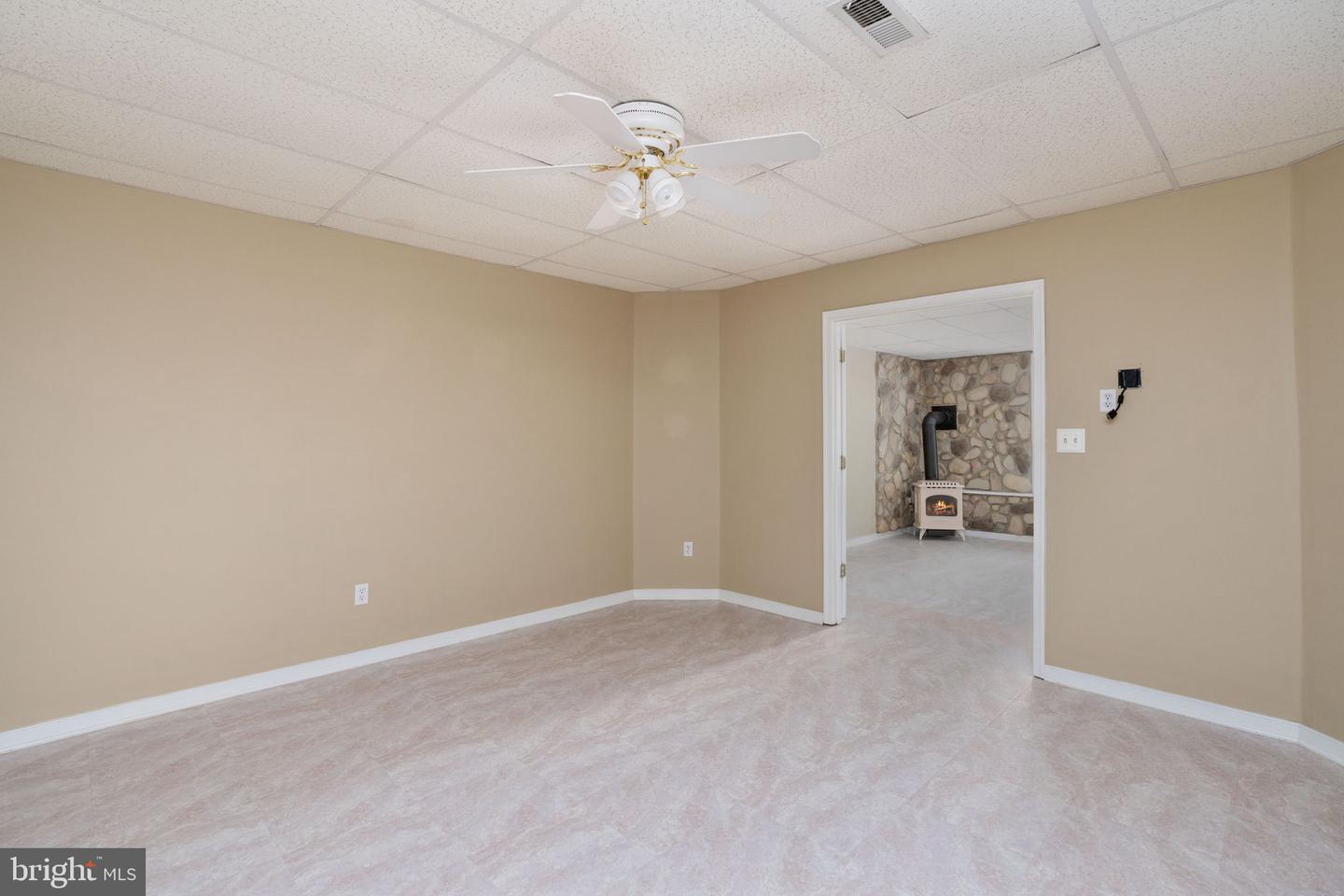 2286 RICHMOND HWY, STAFFORD, Virginia 22554, 2 Bedrooms Bedrooms, ,3 BathroomsBathrooms,Residential,For sale,2286 RICHMOND HWY,VAST2042604 MLS # VAST2042604