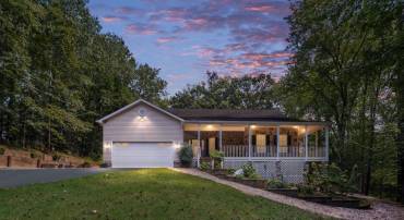 2286 RICHMOND HWY, STAFFORD, Virginia 22554, 2 Bedrooms Bedrooms, ,3 BathroomsBathrooms,Residential,For sale,2286 RICHMOND HWY,VAST2042604 MLS # VAST2042604