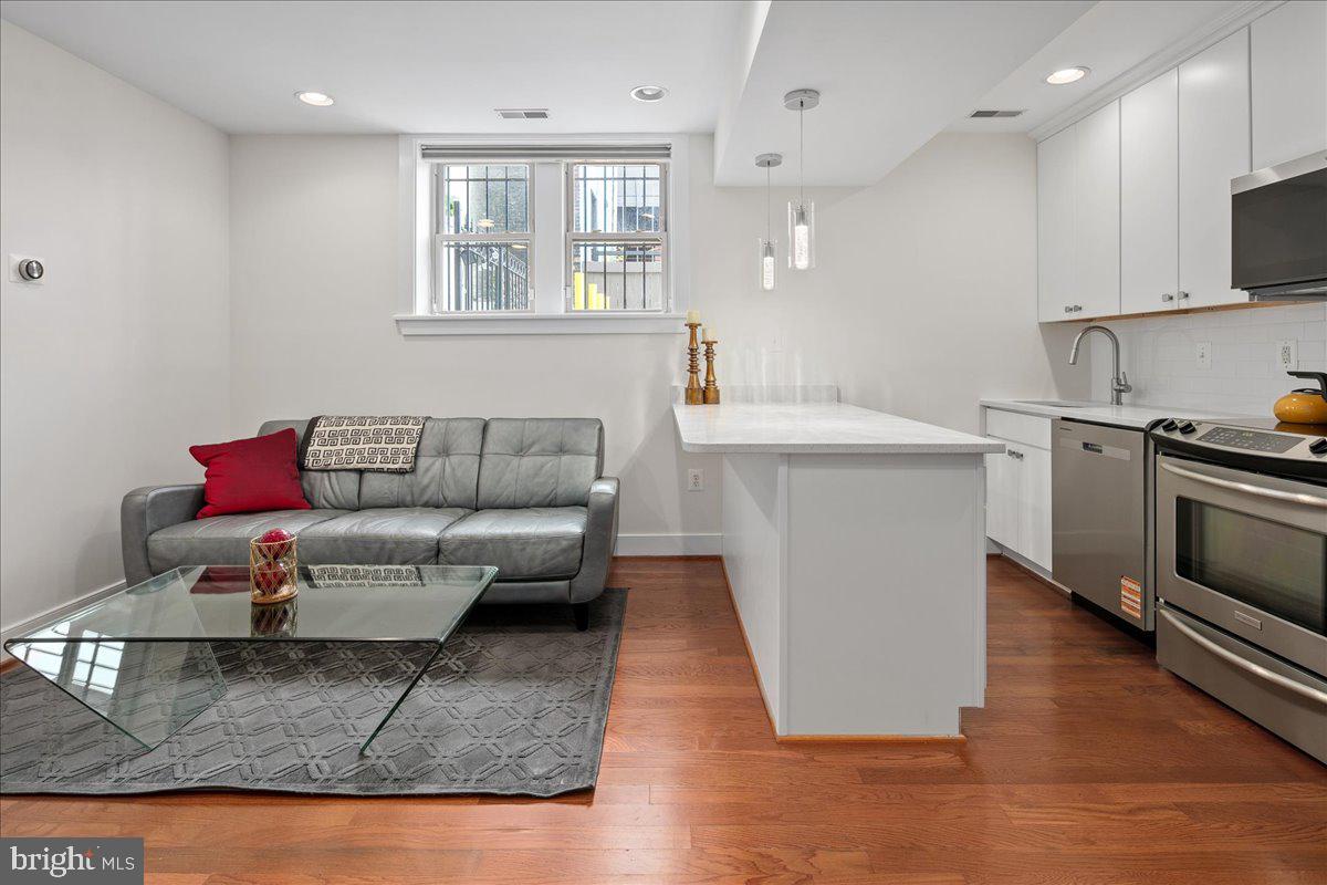 1718 1ST ST NW #9, WASHINGTON, District Of Columbia 20001, 1 Bedroom Bedrooms, ,1 BathroomBathrooms,Residential,For sale,1718 1ST ST NW #9,DCDC2221674 MLS # DCDC2221674