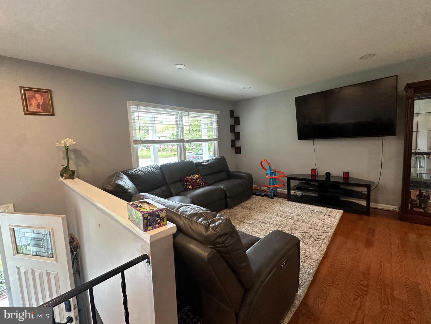 1106 E MAPLE AVE E, STERLING, Virginia 20164, 5 Bedrooms Bedrooms, ,3 BathroomsBathrooms,Residential,For sale,1106 E MAPLE AVE E,VALO2106686 MLS # VALO2106686