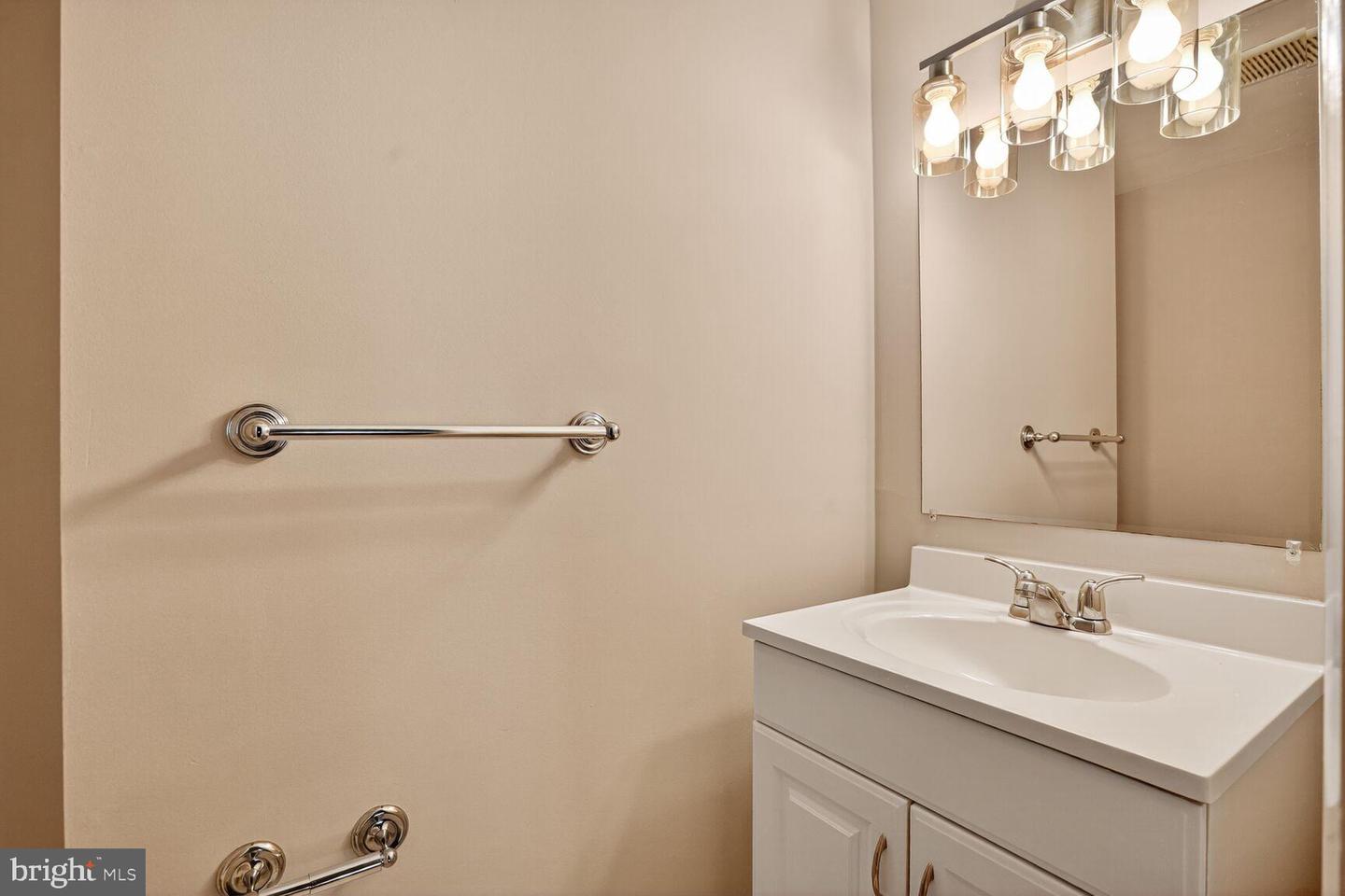 11690 GENERATION CT, RESTON, Virginia 20191, 3 Bedrooms Bedrooms, 12 Rooms Rooms,2 BathroomsBathrooms,Residential,For sale,11690 GENERATION CT,VAFX2267122 MLS # VAFX2267122