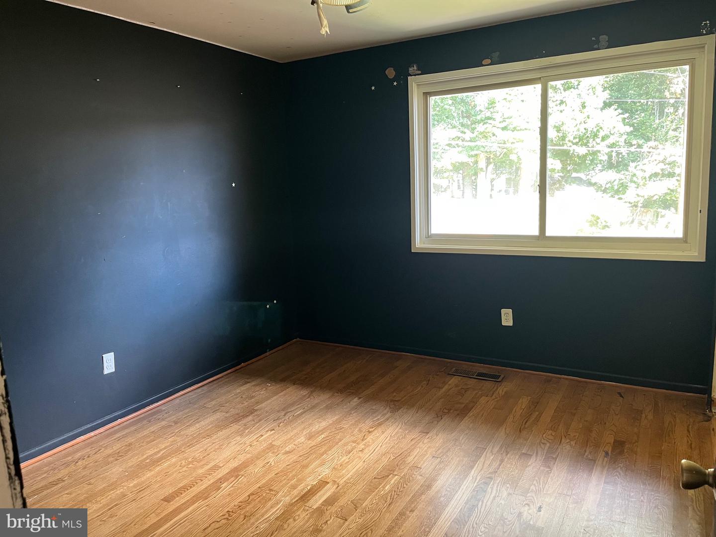 10136 FAIR WOODS DR, FAIRFAX, Virginia 22030, 3 Bedrooms Bedrooms, ,1 BathroomBathrooms,Residential,For sale,10136 FAIR WOODS DR,VAFC2006966 MLS # VAFC2006966