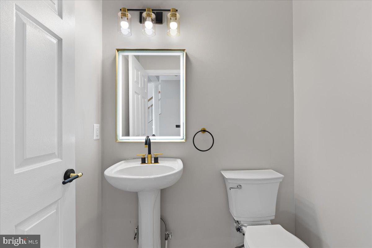 4800 WERMUTH WAY, WOODBRIDGE, Virginia 22192, 5 Bedrooms Bedrooms, ,3 BathroomsBathrooms,Residential,For sale,4800 WERMUTH WAY,VAPW2104000 MLS # VAPW2104000