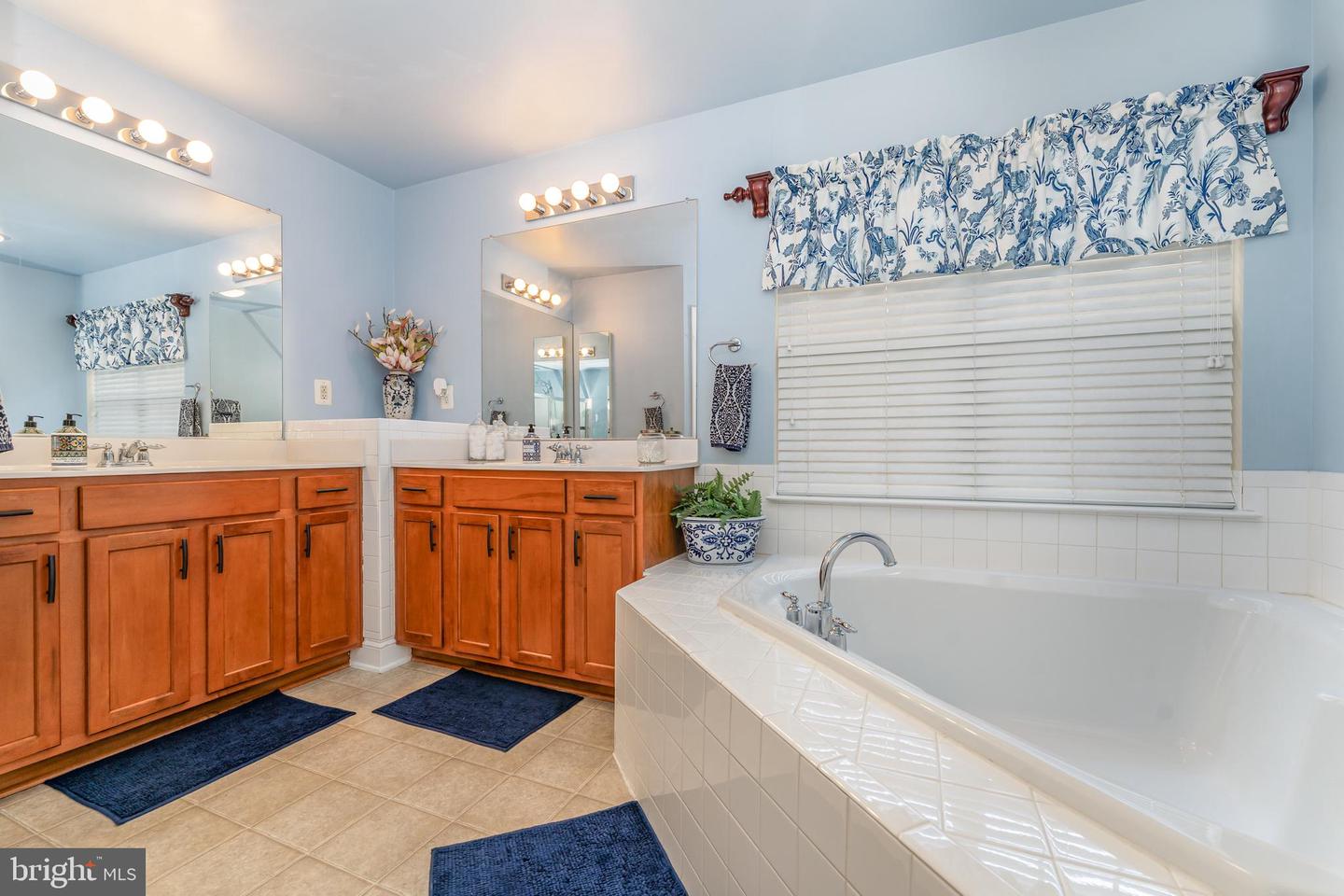9314 BIRCH CLIFF DR, FREDERICKSBURG, Virginia 22407, 5 Bedrooms Bedrooms, ,3 BathroomsBathrooms,Residential,For sale,9314 BIRCH CLIFF DR,VASP2036280 MLS # VASP2036280