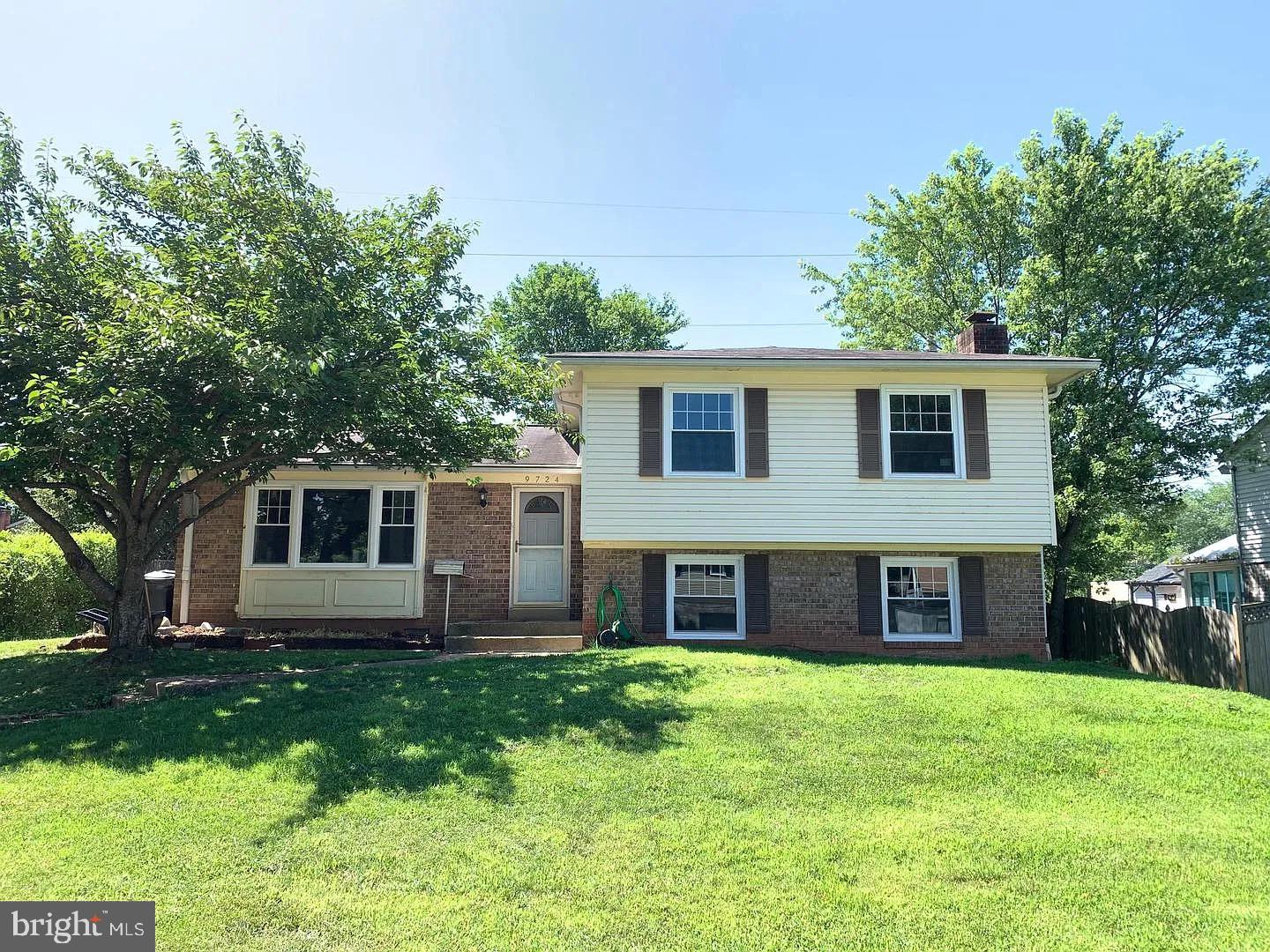 9724 COPELAND DR, MANASSAS, Virginia 20109, 6 Bedrooms Bedrooms, ,3 BathroomsBathrooms,Residential,For sale,9724 COPELAND DR,VAPW2104126 MLS # VAPW2104126