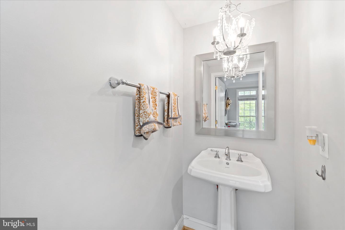 25817 MEWS TER, CHANTILLY, Virginia 20152, 3 Bedrooms Bedrooms, ,2 BathroomsBathrooms,Residential,For sale,25817 MEWS TER,VALO2107112 MLS # VALO2107112