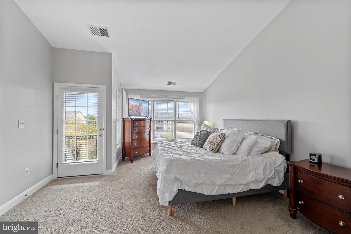25817 MEWS TER, CHANTILLY, Virginia 20152, 3 Bedrooms Bedrooms, ,2 BathroomsBathrooms,Residential,For sale,25817 MEWS TER,VALO2107112 MLS # VALO2107112