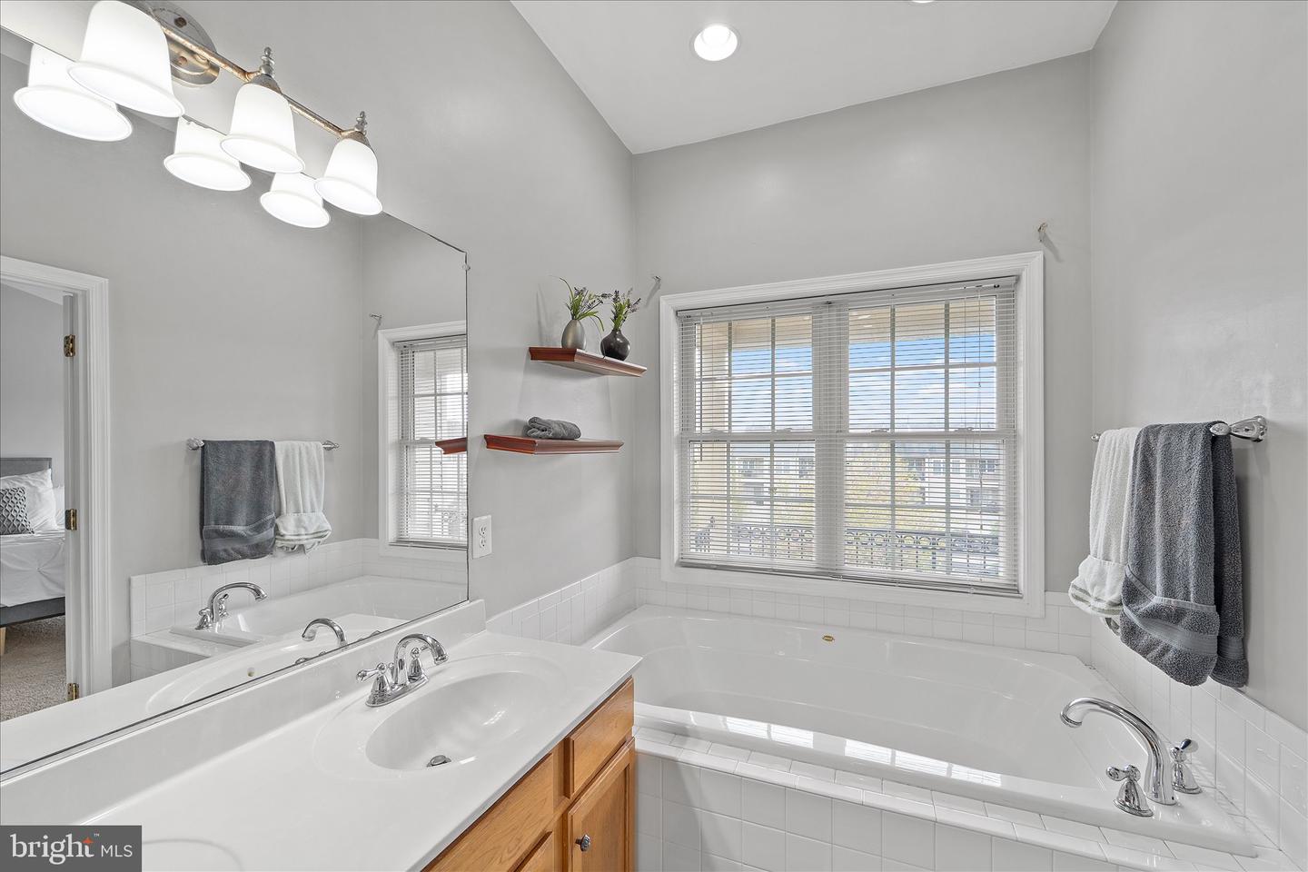 25817 MEWS TER, CHANTILLY, Virginia 20152, 3 Bedrooms Bedrooms, ,2 BathroomsBathrooms,Residential,For sale,25817 MEWS TER,VALO2107112 MLS # VALO2107112
