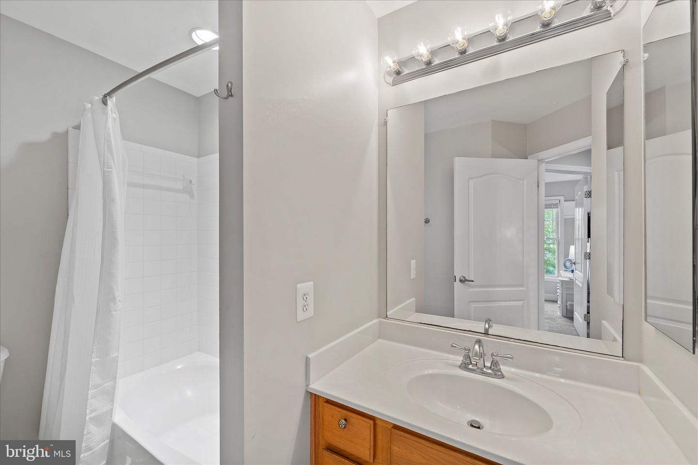 25817 MEWS TER, CHANTILLY, Virginia 20152, 3 Bedrooms Bedrooms, ,2 BathroomsBathrooms,Residential,For sale,25817 MEWS TER,VALO2107112 MLS # VALO2107112