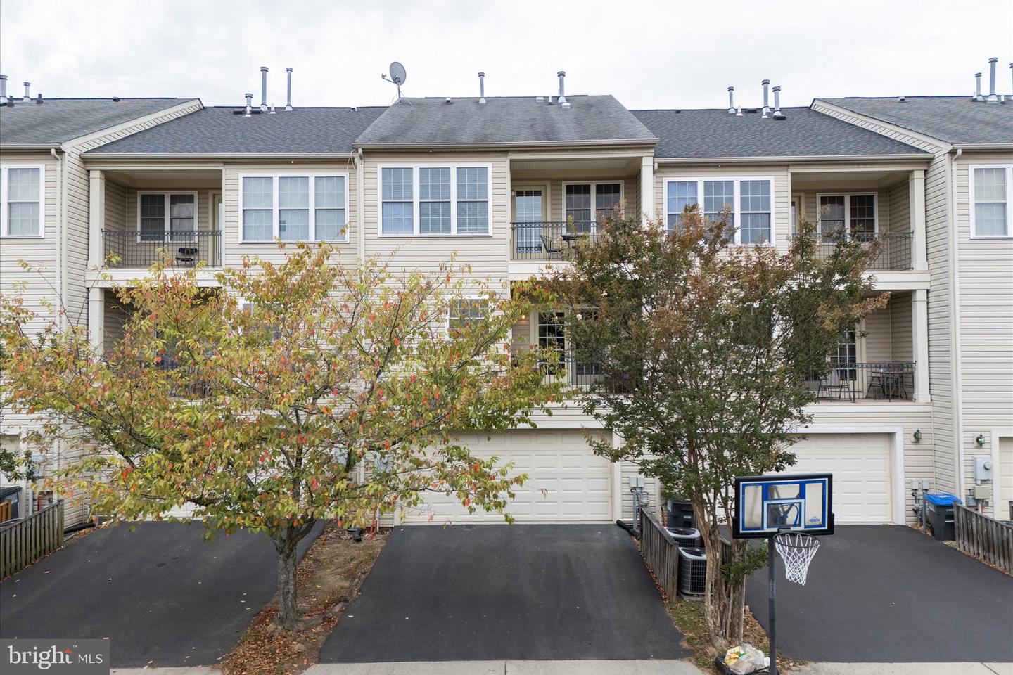 25817 MEWS TER, CHANTILLY, Virginia 20152, 3 Bedrooms Bedrooms, ,2 BathroomsBathrooms,Residential,For sale,25817 MEWS TER,VALO2107112 MLS # VALO2107112