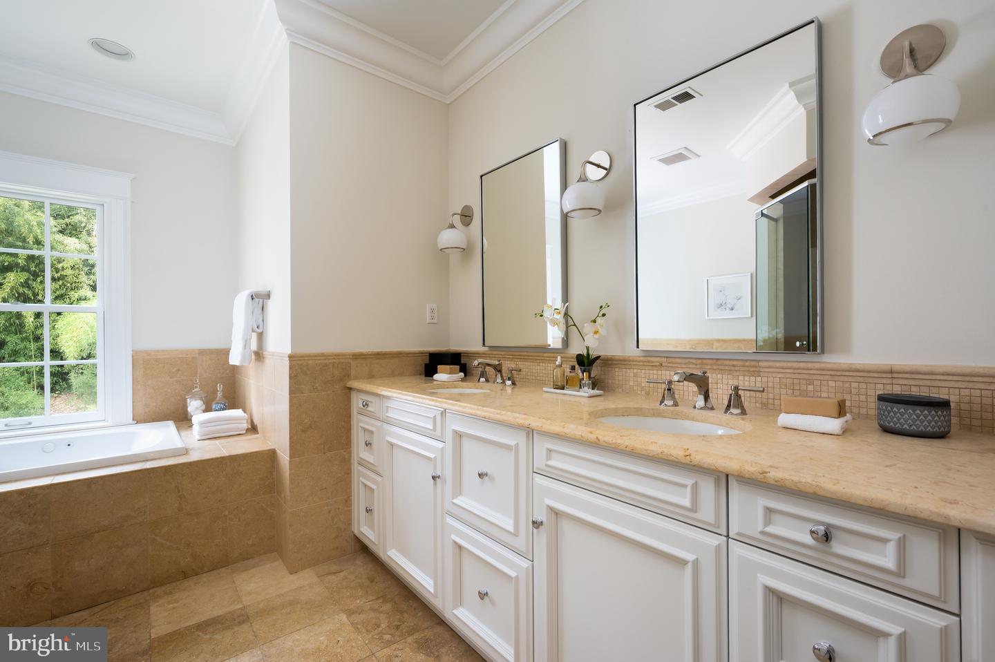 2913 UNIVERSITY TER NW, WASHINGTON, District Of Columbia 20016, 6 Bedrooms Bedrooms, ,5 BathroomsBathrooms,Residential,For sale,2913 UNIVERSITY TER NW,DCDC2223260 MLS # DCDC2223260