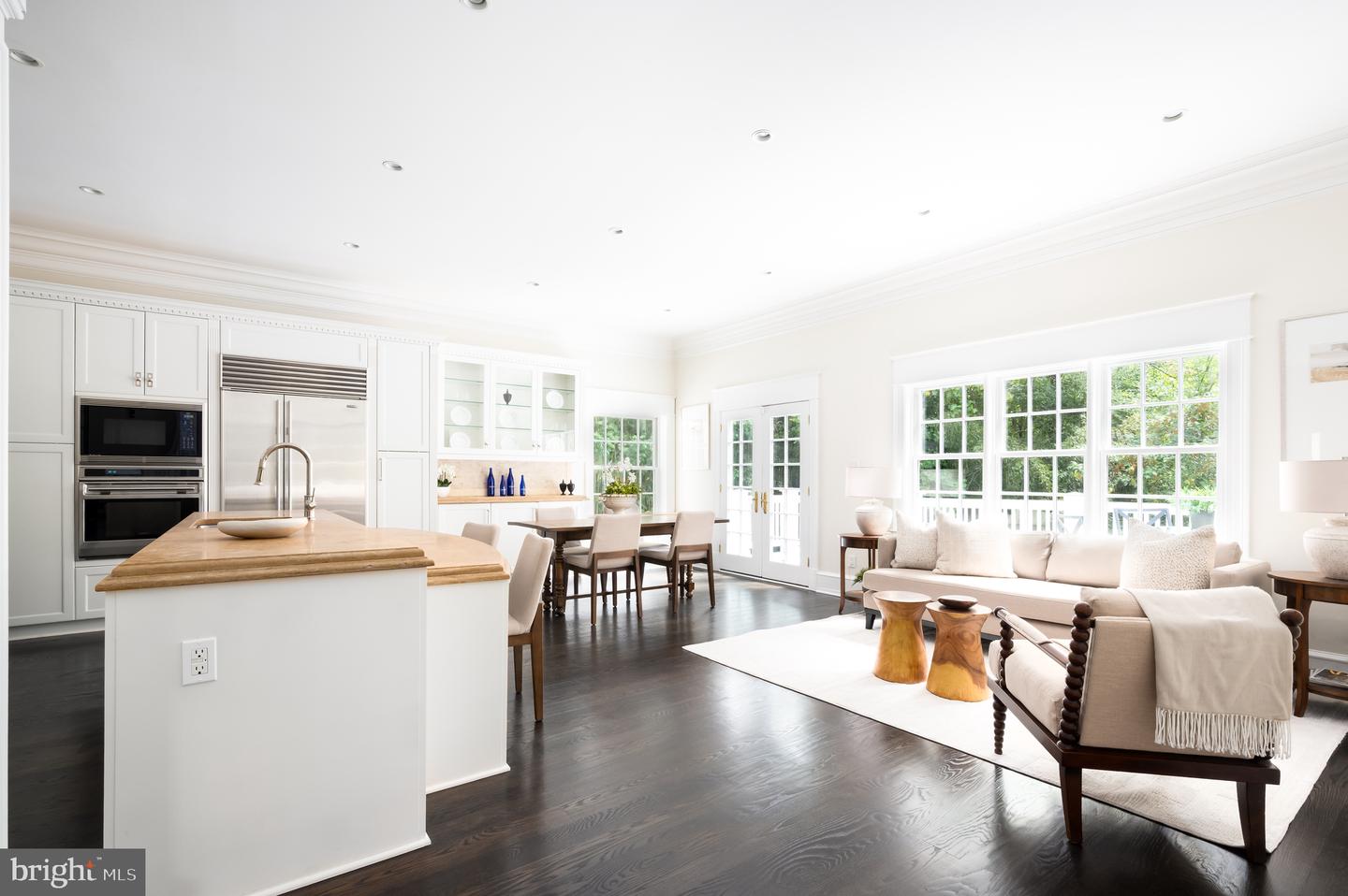 2913 UNIVERSITY TER NW, WASHINGTON, District Of Columbia 20016, 6 Bedrooms Bedrooms, ,5 BathroomsBathrooms,Residential,For sale,2913 UNIVERSITY TER NW,DCDC2223260 MLS # DCDC2223260